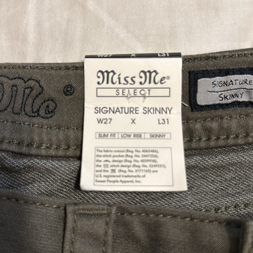 Miss Me Signature Skinny Jeans - Picture 12 of 12